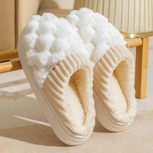 Chaussons d'intérieur et d'extérieur pour hommes et femmes, en coton, chauds et confortables, pour l'hiver et l'automne. - Product Image 1