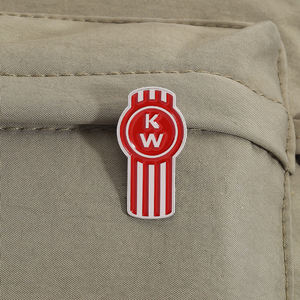 Spilla in Metallo Smaltato con Emblema Classico del Camion Kenworth, Distintivo Decorativo da Bavero, Regalo per Appassionati di Auto - Product Image 3