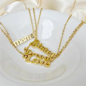Gioielli alla Moda 2025 Collana in Acciaio al Titanio Placcato con Ciondolo Personalizzato 'Mama/Love/Sister/Dream' in Oro 18K - Product Image 3
