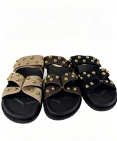 Sandales compensées de luxe pour femmes, ornées de clous et de boules métalliques dorées, claquettes d'été à double bride, semelle intérieure confortable, chaussures personnalisables OEM