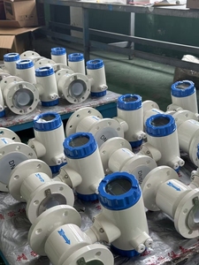 MHLD High Temperature <strong>Conductive</strong> Liquid Flowmeter PTFE F46 PFA Lining Electromagnetic <strong>Flow</strong> <strong>Meters</strong> - Product Image 4