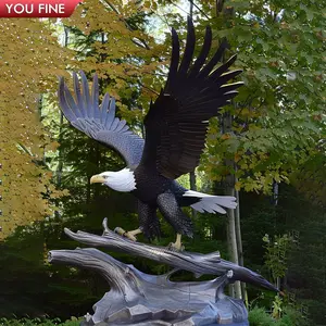 Levensgrote Metalen Tuin Outdoor Messing Tercel Sculptuur Brons Eagle Op Takken Standbeeld