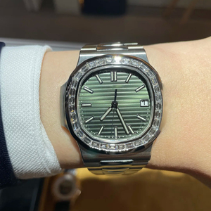 Montre de sport pour homme en acier inoxydable avec sertissage de diamants en moissanite octogonaux, luxe glacé, date - Product Image 6