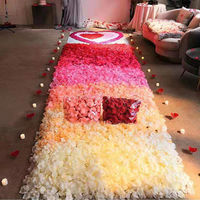 Vente en gros de 1000 pétales de rose artificiels en soie rouge pour les décorations de mariage, de confession, de fête et de la Saint-Valentin