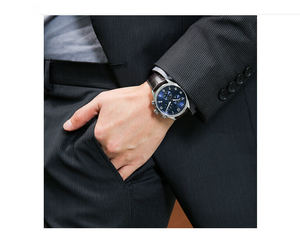 사파이어 유리, 파란 다이얼 호화스러운 크로노그래프 시계를 가진 진짜 가죽 밴드 시계 석영 남자 - Product Image 3