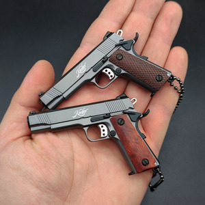 2024 Mini <span class=keywords><strong>pistolet</strong></span> porte-clés, tactique minuscule porte-clés pistolets forme modèle pendentif, <span class=keywords><strong>pistolet</strong></span> forme porte-clés cadeau pour hommes garçon enfants noir - Product Image 3