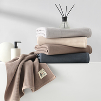 Serviettes en coton gaufré personnalisées avec logo, serviettes de bain de luxe pour hôtel et spa, vente en gros d'usine, tissu de plage écologique pour cadeau