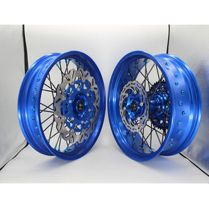3,5x17 Delantero 5,0x17 Trasero <span class=keywords><strong>Supermotard</strong></span> Llanta de rueda Aleación de aluminio Llanta azul Ruedas de cubo azul para motocicleta - Product Image 4