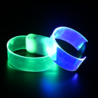 Bracelets LED pour hommes et femmes, bracelets lumineux pour festivals de concerts