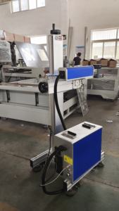 เครื่องทำเครื่องหมายไฟเบอร์เลเซอร์แบบ Flying Type 50W พร้อมหน้าจอควบคุมแบบสัมผัส LC200เลนส์110*110มม. zbtk galvo HEAD สีแดงคู่ - Product Image 6