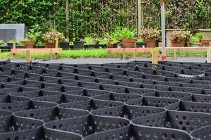 ตะแกรงรังผึ้งพลาสติก HDPE สำหรับยึดผนัง - Product Image 4