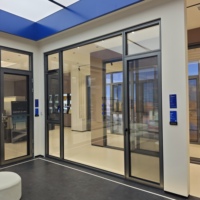 Ventana Abatible de Aluminio Deioux con Doble Vidrio Templado de Seguridad, Certificación NFRC