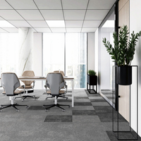 Dalles de moquette modernes en polypropylène, carrées 67x67cm, anti-statiques avec support PVC, vente en gros directe usine pour salon et bureau