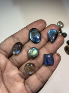 Lote de piedras preciosas sueltas de tamaño MM de calidad superior de labradorita múltiple Uso para la fabricación de joyas Labradorita MM Lote al por mayor - Product Image 4