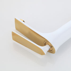 Robinet de lavabo Robinets d'eau Robinet d'évier de salle de bain en laiton Blanc solide Eau froide et chaude Mitigeur de robinet d'évier d'eau à une poignée - Product Image 5