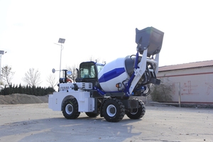 Mini Mezcladora de Concreto Móvil, Mezcladora de Concreto Autocargable de <span class=keywords><strong>1</strong></span>.5m³ <span class=keywords><strong>1</strong></span>.5cbm, Camión Mezclador de Concreto Autocargable - Product Image 2