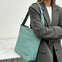 Sac hobo à cordon avec double poche avant, sac bandoulière pour homme, sac bandoulière personnalisé pour femme
