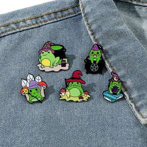 Nuevo diseñador esmalte Pins Animal dibujos animados Rana mágica gato gatito lindo Halloween para sombrero <span class=keywords><strong>ropa</strong></span> accesorio broche a granel barato - Product Image 4