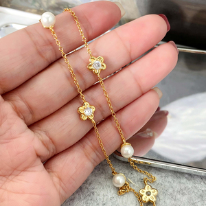 Collar de Cadena Delicado Chapado en Oro con Dijes de Perlas, Corazones y Flores de Circonio, Collar Apilable para Uso Diario de Mujeres - Product Image 3