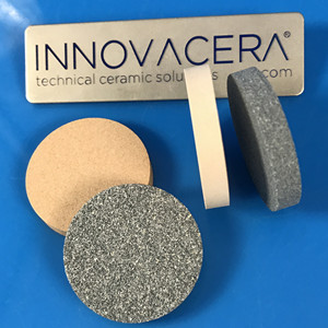 แผ่นกรองเซรามิกแบบมีรูพรุนแผ่นซิลิคอนคาร์ไบด์ <span class=keywords><strong>Al2o3</strong></span>อลูมินา - Product Image 4