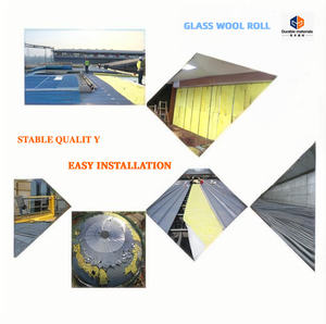 Rouleaux <span class=keywords><strong>de</strong></span> <span class=keywords><strong>laine</strong></span> <span class=keywords><strong>de</strong></span> <span class=keywords><strong>verre</strong></span> 24k épais <span class=keywords><strong>80mm</strong></span> ignifuges et résistants à la flamme, matériaux <span class=keywords><strong>de</strong></span> construction pour isolation thermique intérieure et toiture, personnalisables - Product Image 6