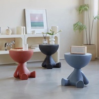 Table basse sculpturale en plastique PP avec plateau plat, motif figurine humaine de dessin animé, pour salon et mobilier de maison
