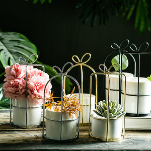 <span class=keywords><strong>Mini</strong></span> vase à fleurs en céramique bon marché, décor <span class=keywords><strong>de</strong></span> maison en céramique avec support en métal - Product Image 4