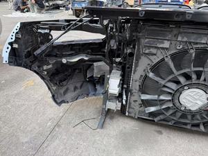 Assemblaggio Frontale Smontato con Radiatore, Ventola del Condensatore e Staffe per <span class=keywords><strong>BMW</strong></span> <span class=keywords><strong>X7</strong></span> 2019-2023 - Product Image 4