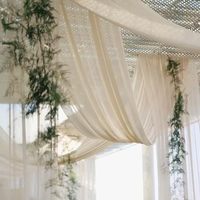 Voilages en mousseline de soie blanche sur mesure semi-transparents pour draperies de plafond, rideaux de toile de fond de mariage en extérieur et décoration d'événements