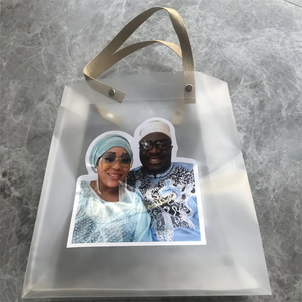 Bolsa de regalo transparente personalizada de PVC, Bolso pequeño esmerilado para boda, perfecto para noche y fiestas