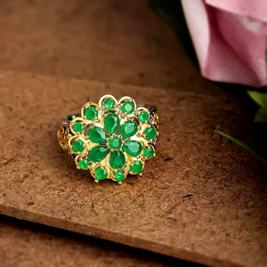 Anello Floreale Bicolore per Donne con Accento Verde, Gioielli di Moda Creativi all'Ingrosso - Product Image 2