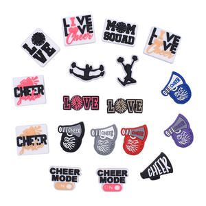 HY - Los Más Vendidos: Dijes Personalizables de PVC para Zapatos, Decoraciones para Zapatos de Animadoras, Hebillas con <span class=keywords><strong>Frases</strong></span> en Inglés, Dijes para Animar, Accesorios para Zapatos - Product Image 1