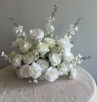 F156 Boules de fleurs artificielles en soie blanches et vertes à prix spécial, directement de l'usine, pour centres de table de mariage et décoration d'allées