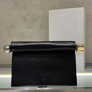 Bolso de mano plegable de piel de oveja para mujer, estilo nicho francés, a la moda, con cadena, para llevar al hombro o cruzado, novedad 2026 - Product Image 3