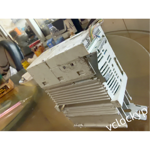 อินเวอร์เตอร์ Lenze E82EV371_2C200 Vector 8200 ใหม่ - Product Image 4