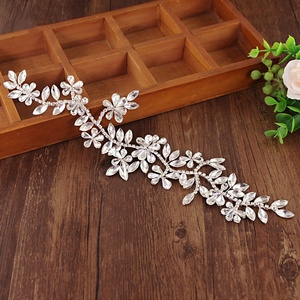 Pince à cheveux en cristal <span class=keywords><strong>de</strong></span> mariage faite à la main pour couronnes et couronnes <span class=keywords><strong>de</strong></span> mariée élégantes et diadèmes - Product Image 2