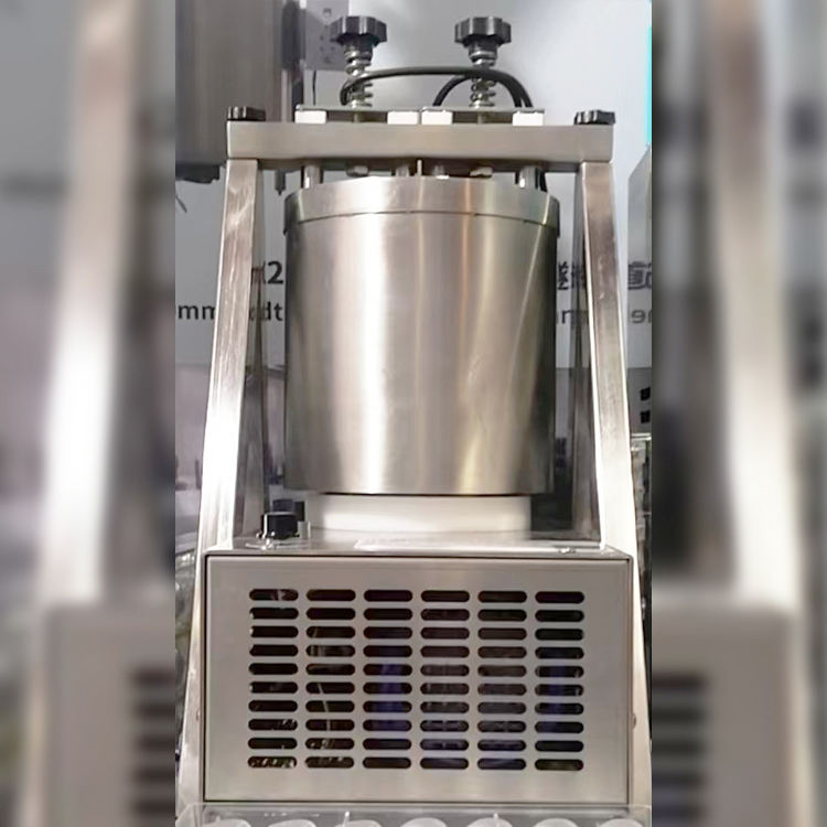 ココア加工機 チョコレート粉砕機 メランジャー リファイナー コンシュ