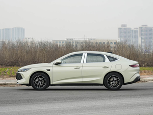 BYD Qin <span class=keywords><strong>L</strong></span> DM-i Premium 2026, berline PHEV 5 places, autonomie CLTC de 210 km, batterie Blade, consommation de carburant faible de 2,79 <span class=keywords><strong>L</strong></span>/100 km - Product Image 6