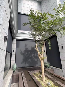 Tende a Rullo Elettriche Regolabili da Esterno in Poliestere, Impermeabili, Antivento, Anti-UV, Durevoli, con Protezione Anti-Insetti Integrata per Balcone - Product Image 5