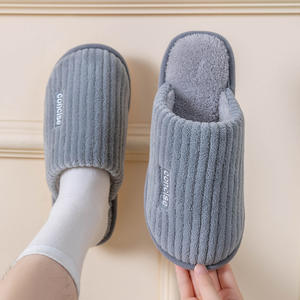 Pantuflas de Invierno para Hombre y Mujer, Ajuste Universal, Antideslizantes, Suaves y Cálidas, Calzado para el Hogar - Product Image 4