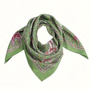 Foulard carré en soie 100 % pure imprimé sur mesure pour femme, vente en gros - Product Image 3