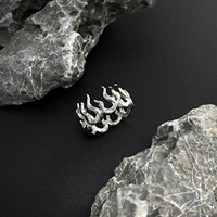 Bague VAF COOL Flamme Gothique en Acier Inoxydable, Bague Punk à Pointes de Feu, Bijou Alternatif Sombre pour Hommes et Femmes