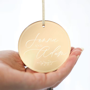 Pallina di Natale Personalizzabile in Acrilico con Logo e Nome, Finitura a Specchio Dorata, Opzioni di Colore Personalizzate, Alta Qualità, Creativa - Product Image 3