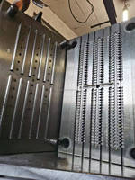 Machine de moulage par injection de clips de câbles à économie d'énergie, contrôlée par PLC, pour le traitement PA horizontal