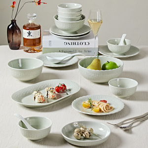Juego de Vajilla de Cerámica Verde al por Mayor, Platos y Tazones de Porcelana con Relieve de Encaje y Diseño Moteado, Estilo Boho, Personalizable para Minoristas - Product Image 3