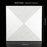 Plaque de plafond suspendue en alliage d'aluminium moderne, ignifuge, imperméable, perforée, insonorisante, 600x600mm, pour la maison