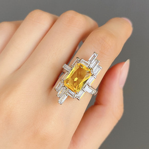 Anello con Design Geometrico a Forma di T Irregolare, Anello Classico da Dito per Donne - Product Image 2