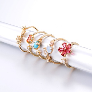 女性用18Kゴールドメッキ調節可能フィンガーリングフラワーバンドオープンテールリング女性ビーチフットジュエリーギフト - Product Image 3