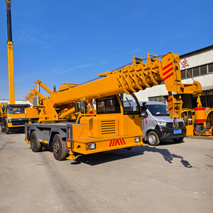 Cần cẩu xe tải di động thủy lực nhỏ, tải trọng 8 tấn, đạt chứng nhận CE, cần trục dạng phẳng với cần trục 5-7 đoạn - Product Image 1