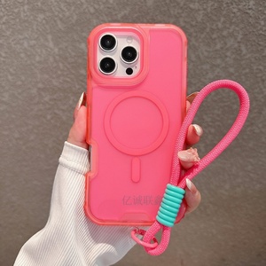 Funda Protectora Transparente con Acabado Mate para iPhone 13 14 15 16 Pro Max, Carga Inalámbrica, Cadena Magnética para Muñeca, Anti-caídas - Product Image 5